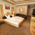 Alphotel Garni Salner Ξενοδοχείο 4*