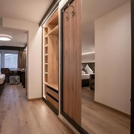 Alphotel Garni Salner ホテル